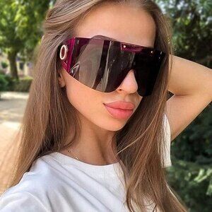 Oversized pink sunglasses